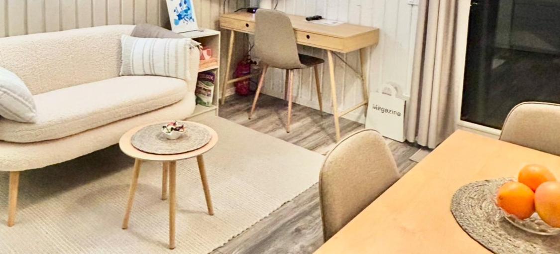 Lilla Huset Bed & Breakfast - Countryside Guesthouse, Free Parking Örebro Extérieur photo